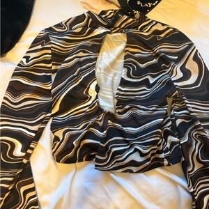 Chic Swirl Pattern Top